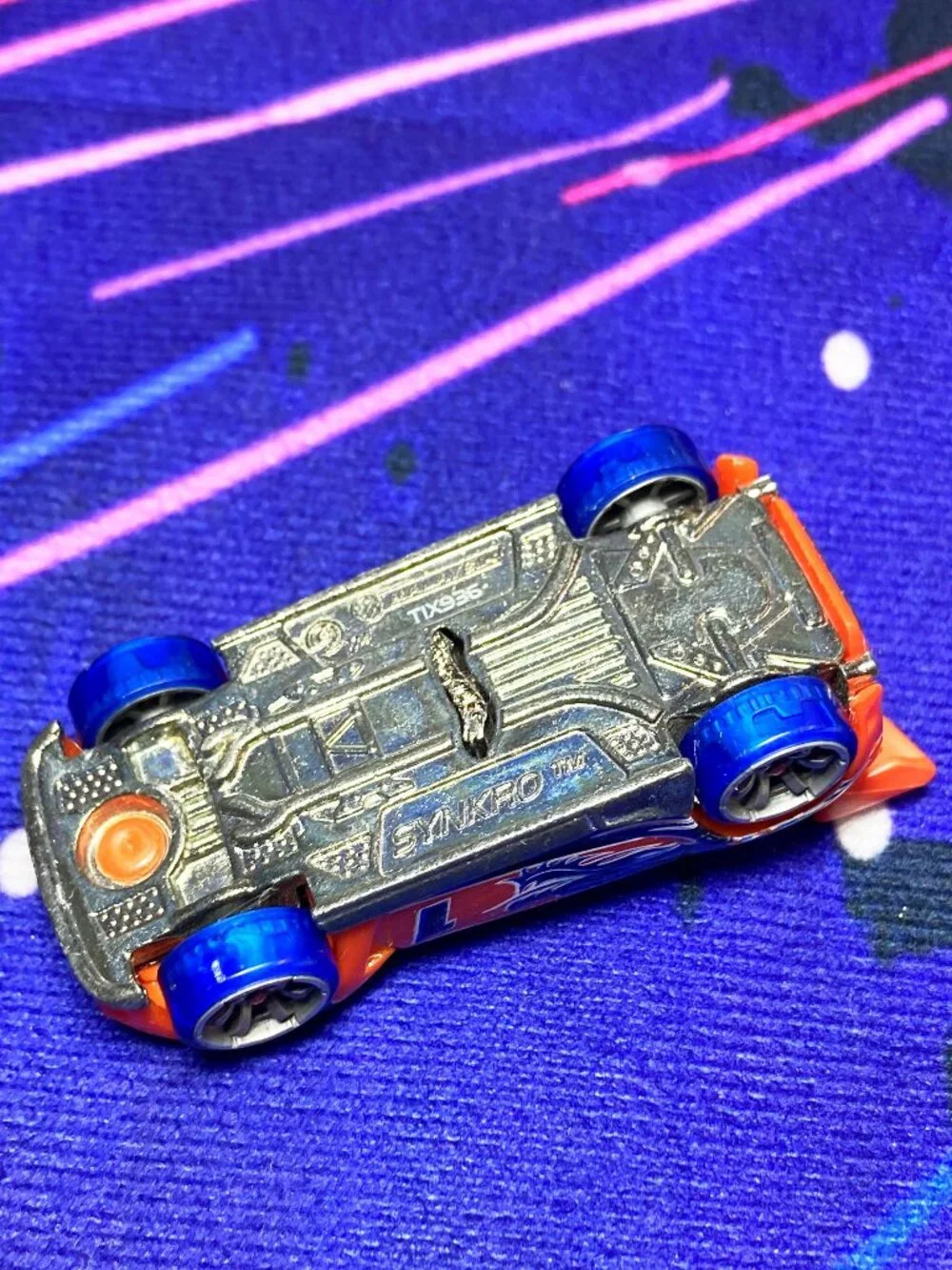 TOY CAR COLLECTIBLE - Hot Wheels AcceleRacers Synkro Teku TIX936 Mattel